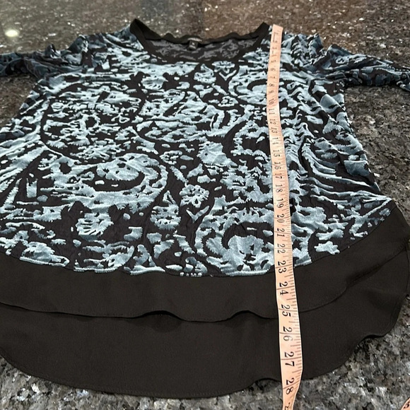 Simply Vera Vera Wang Burnout top - Picture 5 of 10